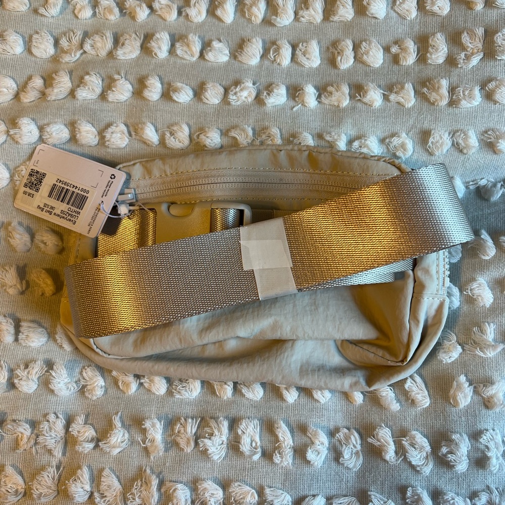 Lululemon Belt Bag in White Opal - Picture 12 of 14